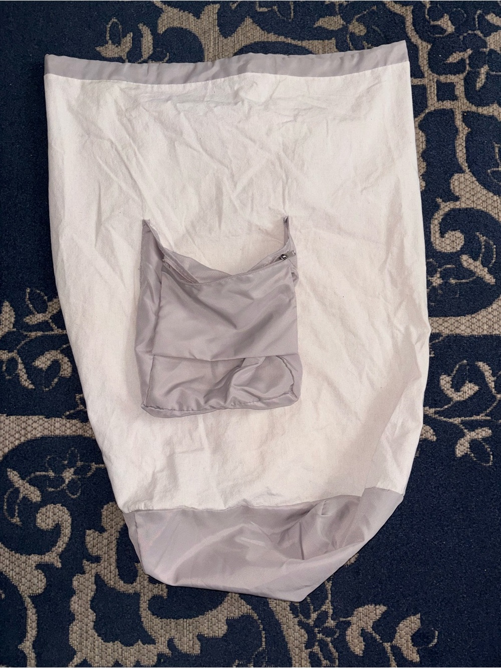 Laundry Sack in White and Light Gray